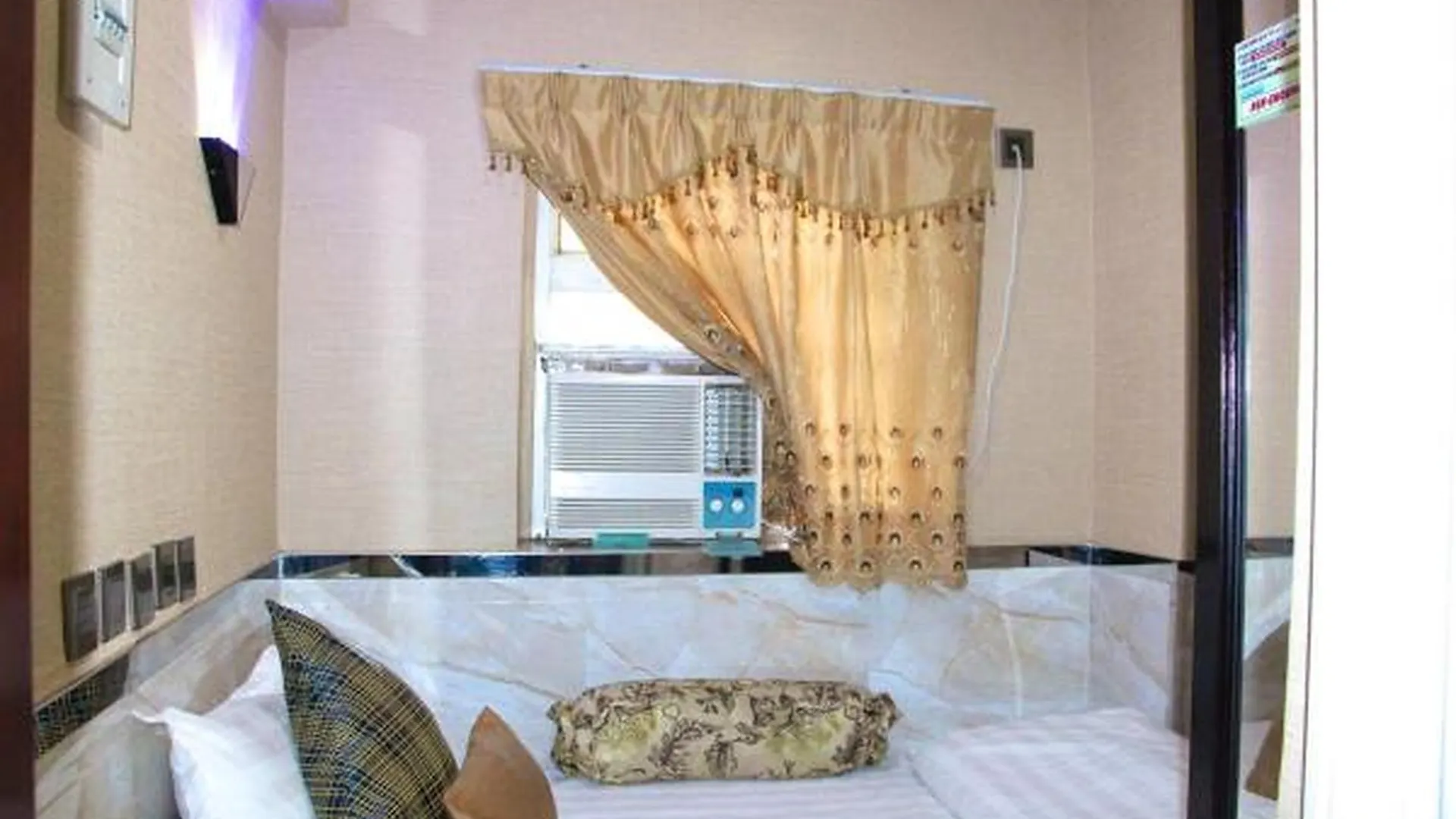Temple Street Hotel Hong Kong